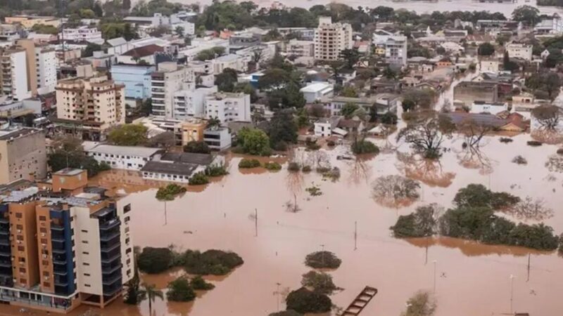 AGU quer acordo com plataformas para combater desinformação sobre RS