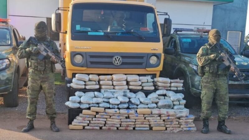 Apreendido pela PMMT caminhão da Prefeitura de Cáceres com Supermaconha