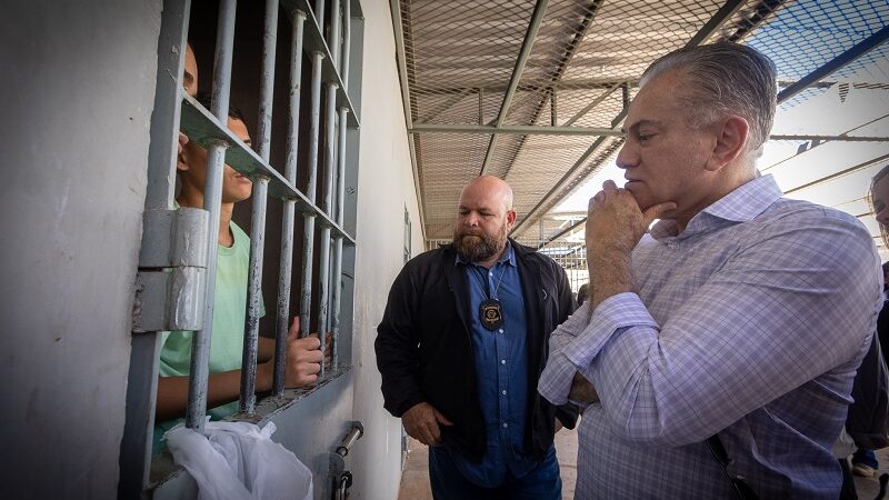 Desembargador Orlando Perri revela que detentos pagam de R$ 5 até R$ 20 mil por celular dentro da Penitenciária Estadual