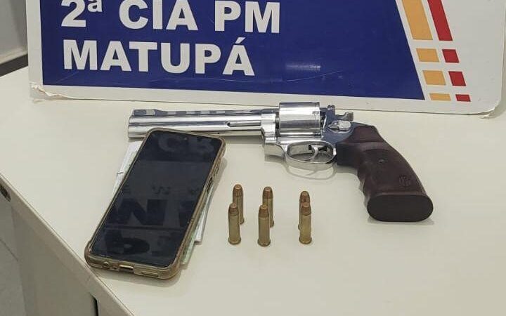 Polícia Militar prende caminhoneiro por porte ilegal de arma de fogo