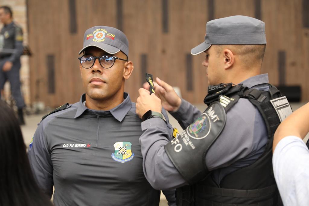 PM realiza aula inaugural e imposição da luva de ombros para cadetes da 23ª turma de curso de oficiais